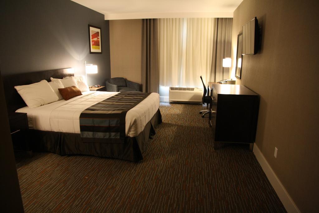 Wingate by Wyndham Niagara Falls Bagian luar foto